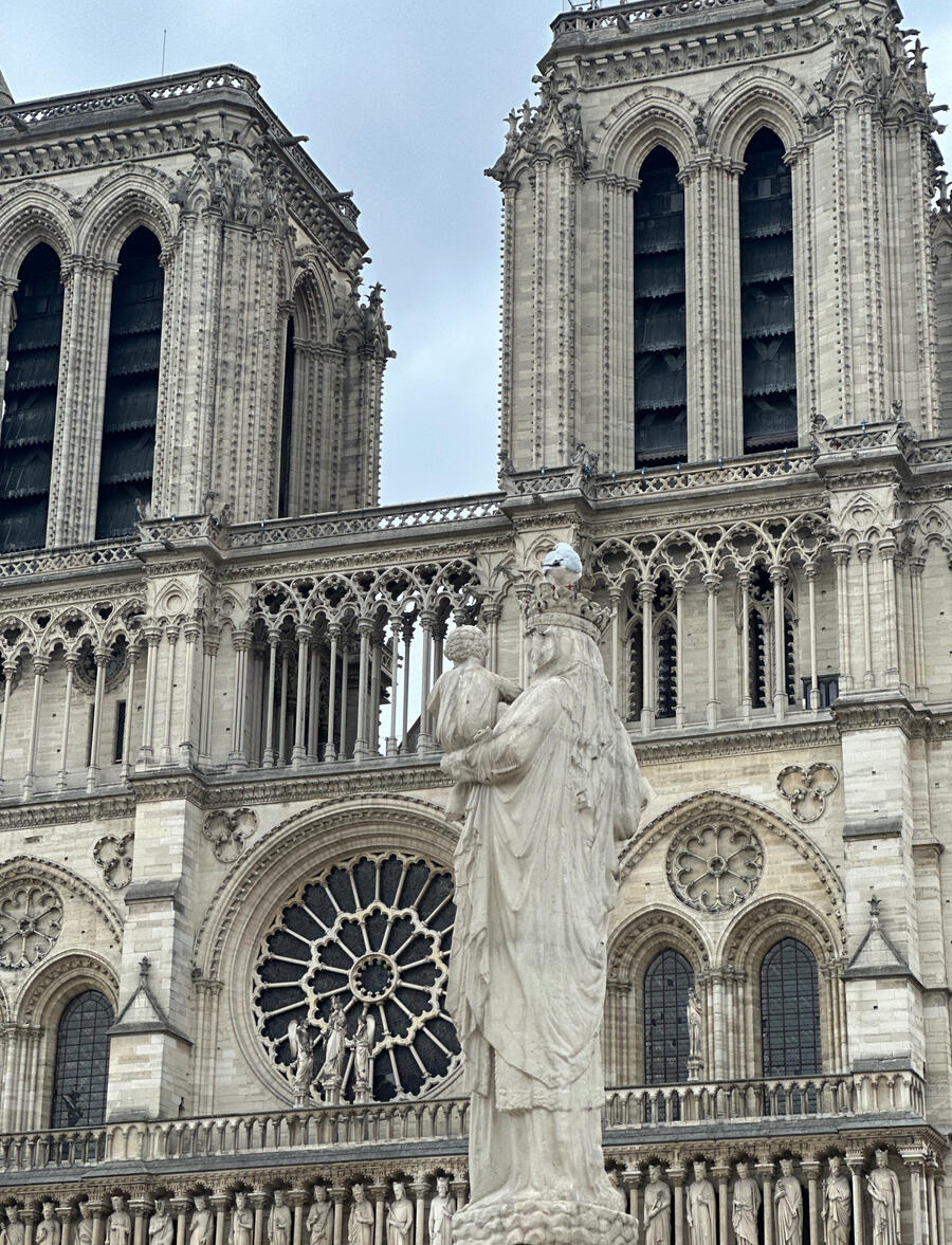Louvre Museum Paris by night